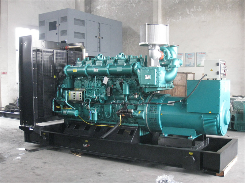 鸠江200KW 柴油发电机的油耗是多少？