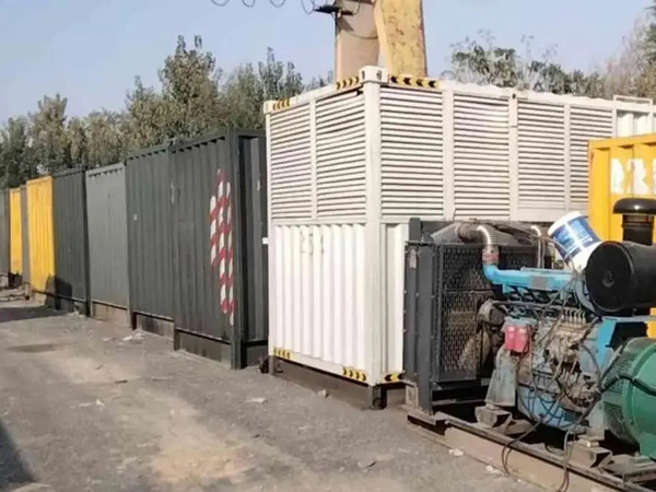 鸠江200KW柴油发电机机组每小时油耗是多少？